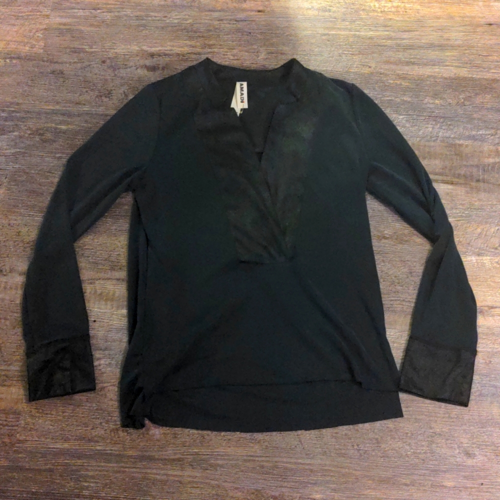 Amadi low cut shirt